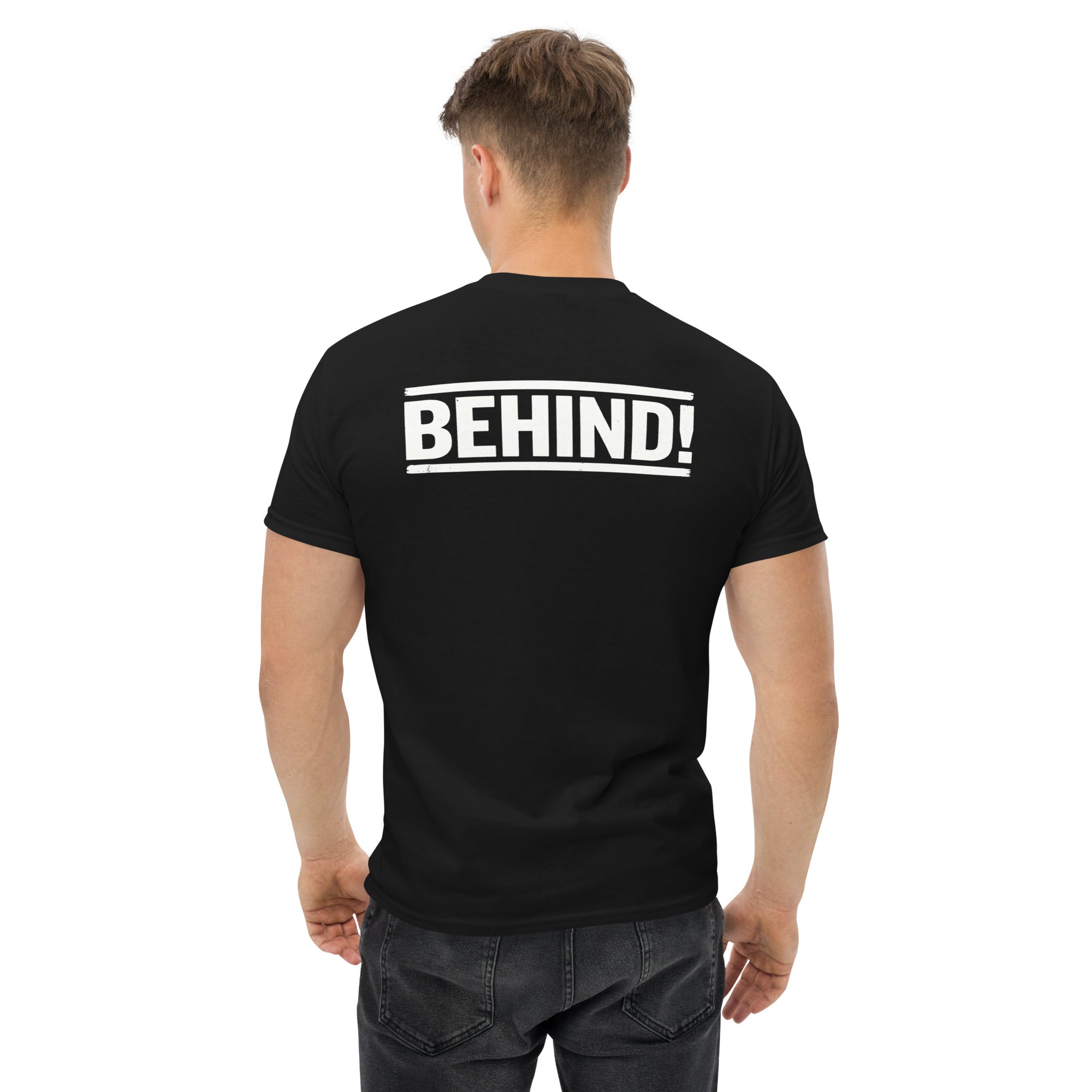 Koch-Shirt Behind! mit Rückendruck in Schwarz, Rückansicht am Model