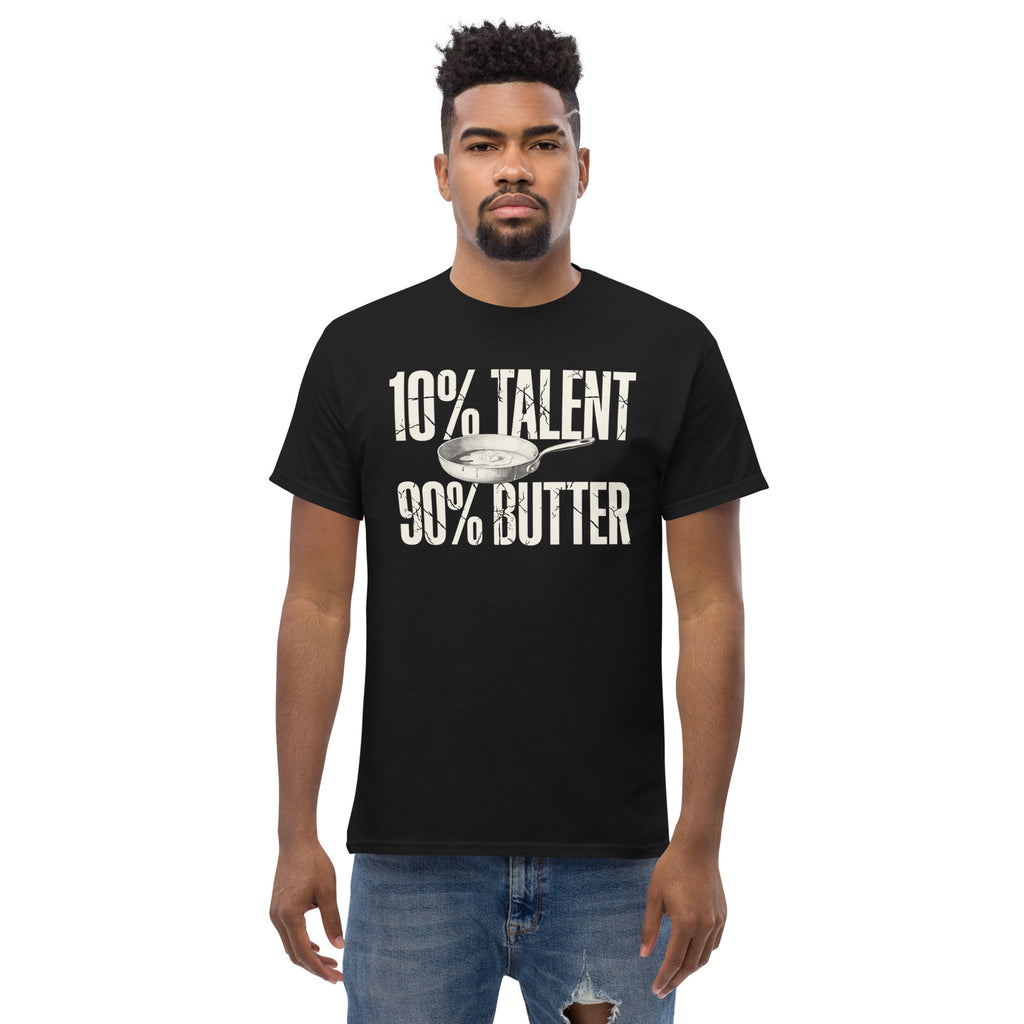 T-Shirt 10% Talent 90% Butter in Schwarz, von einem Mann getragen